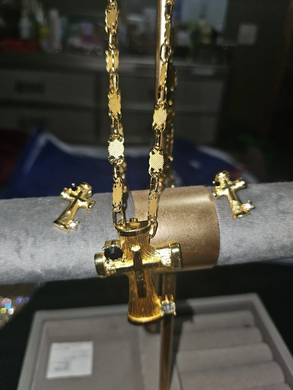 N/A shiny gold